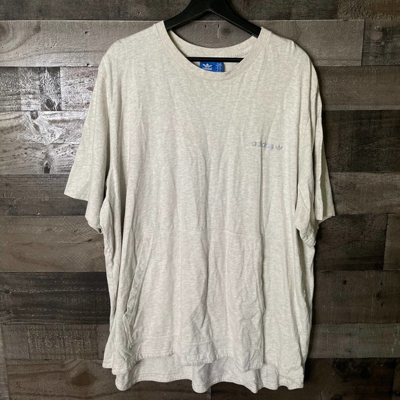 SOLD Adidas Originals Longline T Shirt With Pouch - Picture 2 of 3